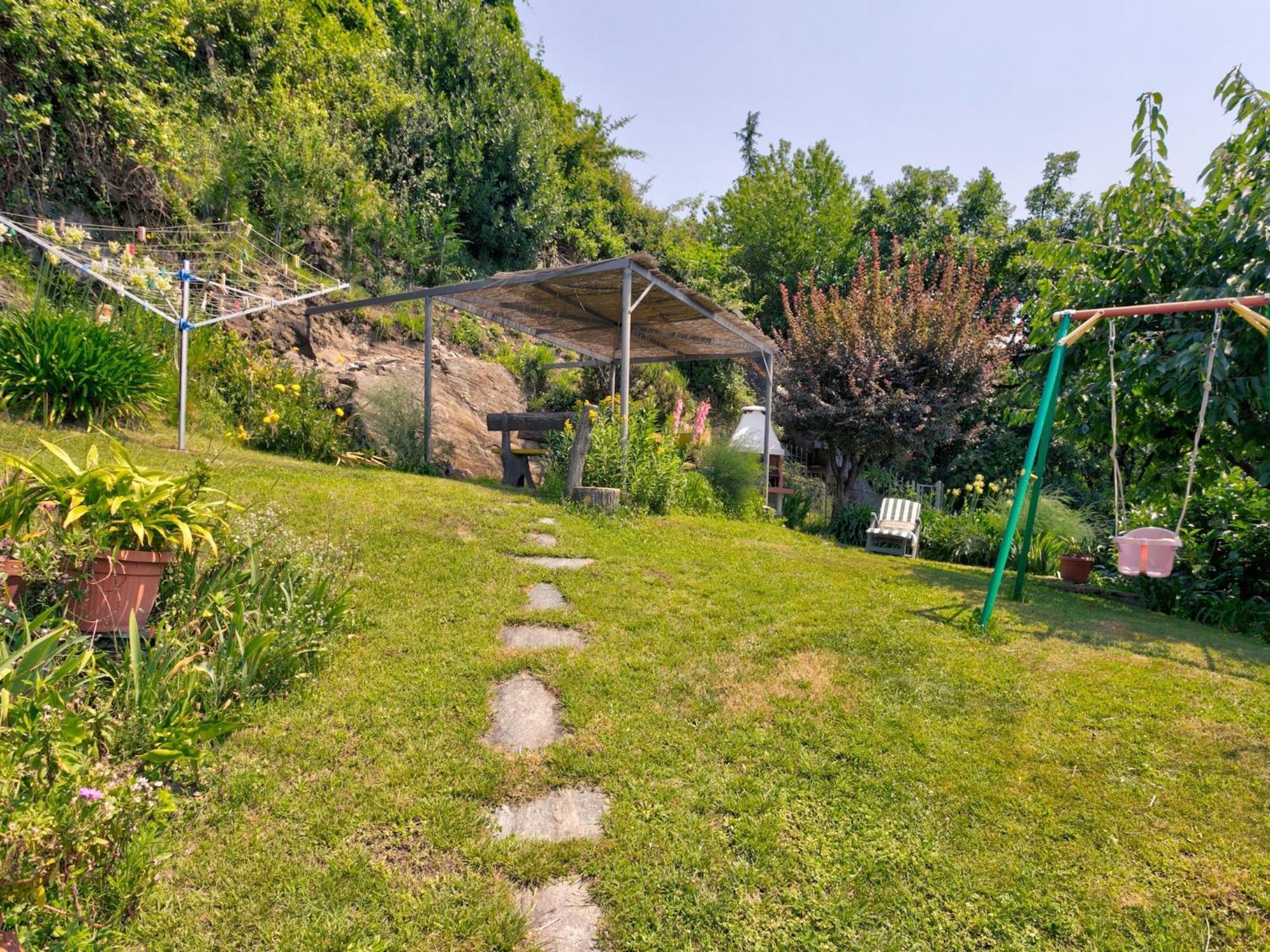 グラヴェドーナWonderful Flat With Swimming Pool Lift And Gardenアパートメント エクステリア 写真